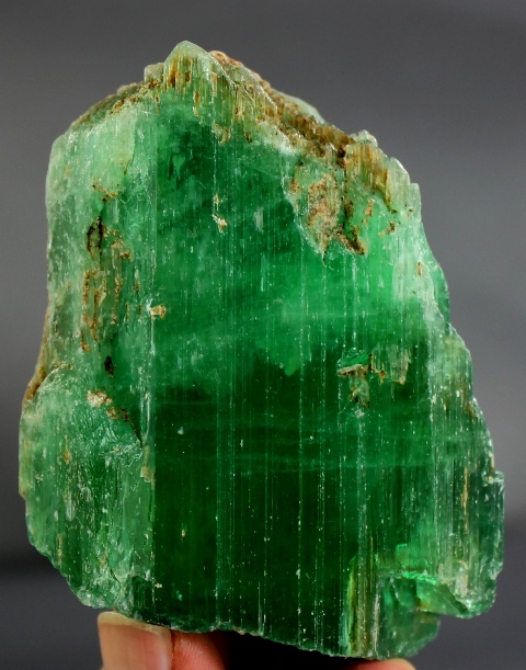 Hiddenite aids in pushing out negative energies leaving room only for Divine Love 3706